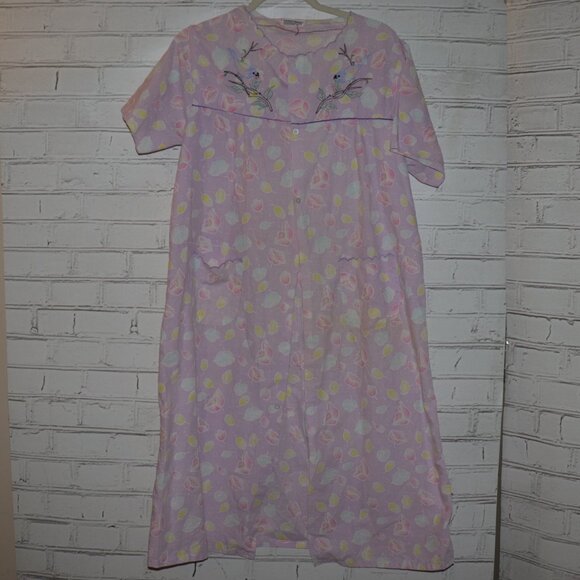 Vintage purple floral and embroidered bird button-down nightgown Private touches - Picture 1 of 8